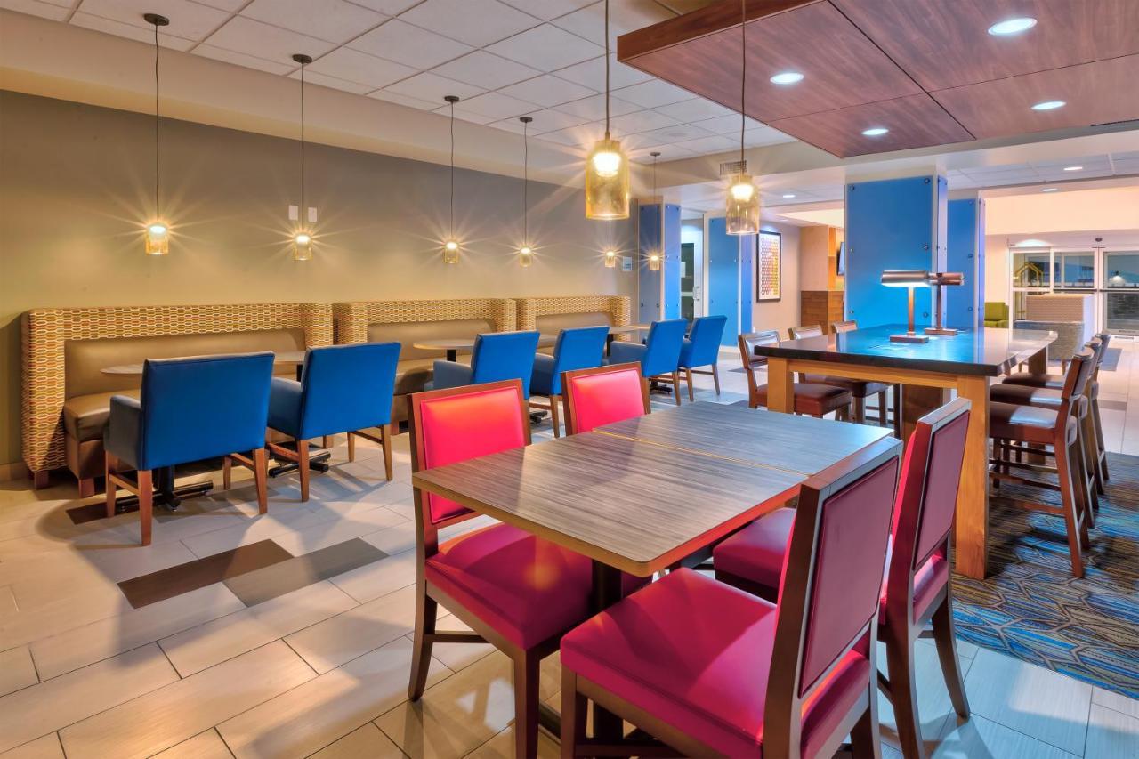 Holiday Inn Express & Suites - Effingham By Ihg Zewnętrze zdjęcie