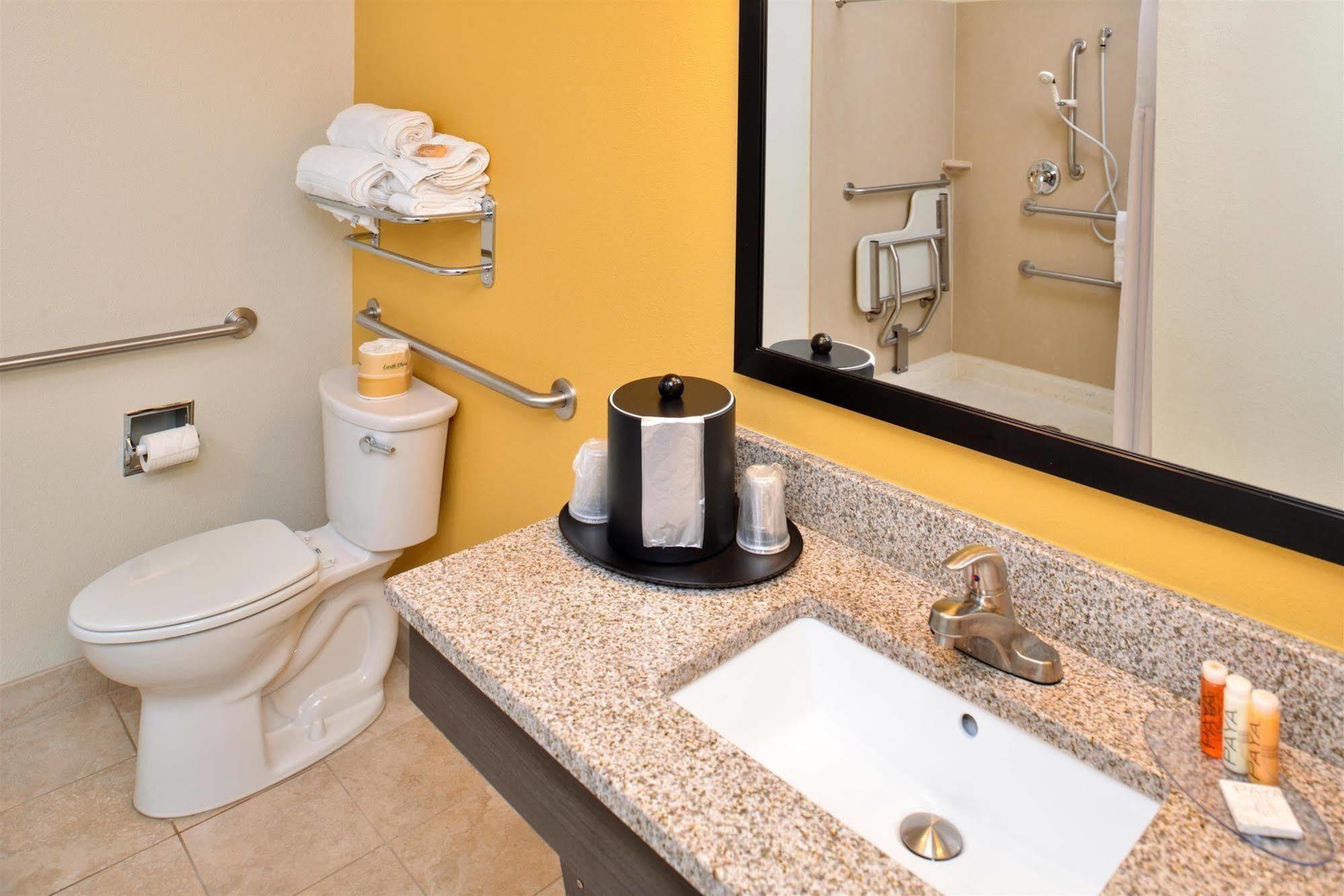 Holiday Inn Express & Suites - Effingham By Ihg Zewnętrze zdjęcie